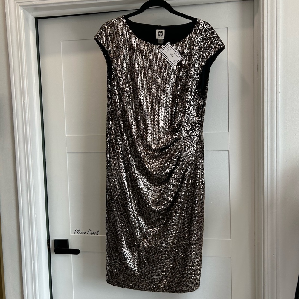 Anne Klein Shimmer Gold And Black Dress Size 16